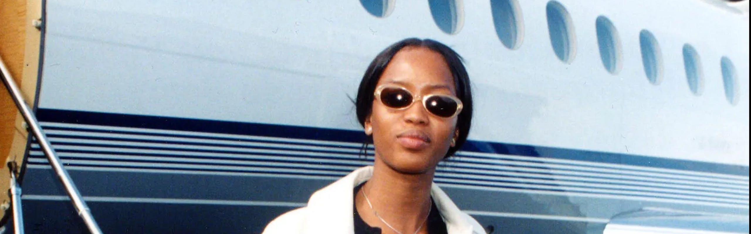 naomi campbell airport style 90s